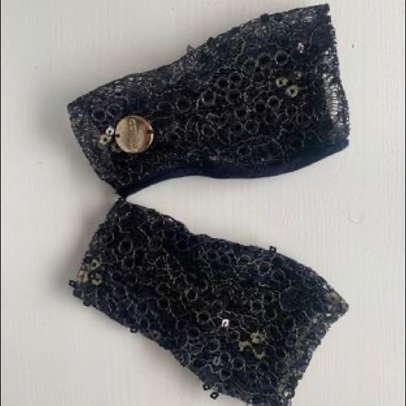 Mimco lace fingerless gloves - Picture 3 of 3